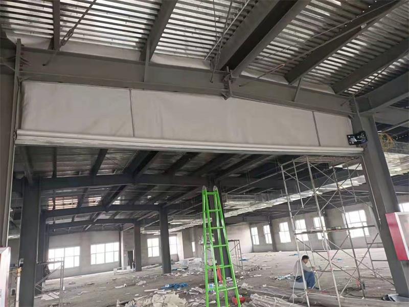 安装挡烟垂壁的重要性